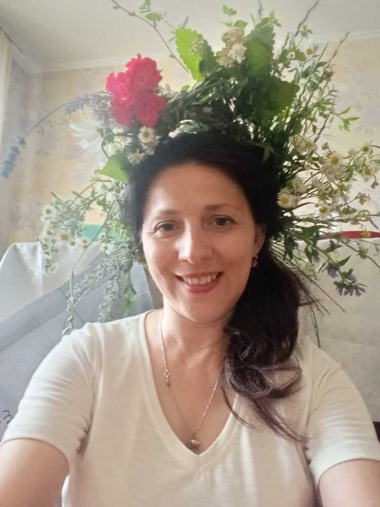 Ануш Алмазян художник, модельер, рукодельница